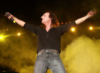 Ο Βασίλης στο Θέατρο Βράχων