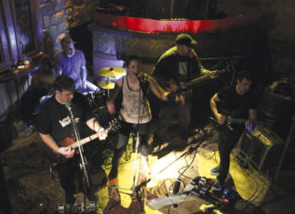 Ελληνική Ανεξάρτητη Σκηνή: ΑντιΣτρές