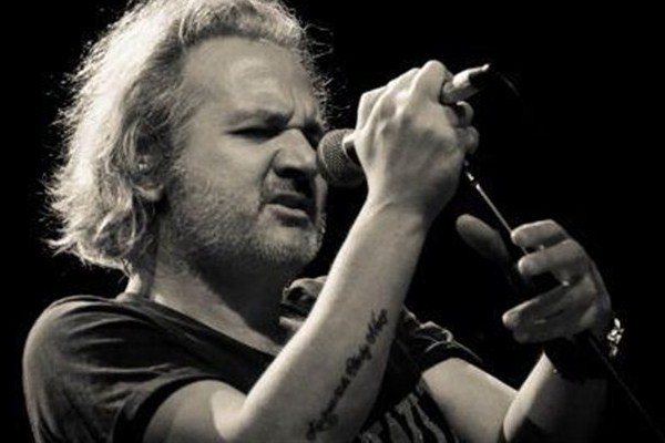 Ο Χρήστος Θηβαίος & Οι Mr Highway Band στο PassPort