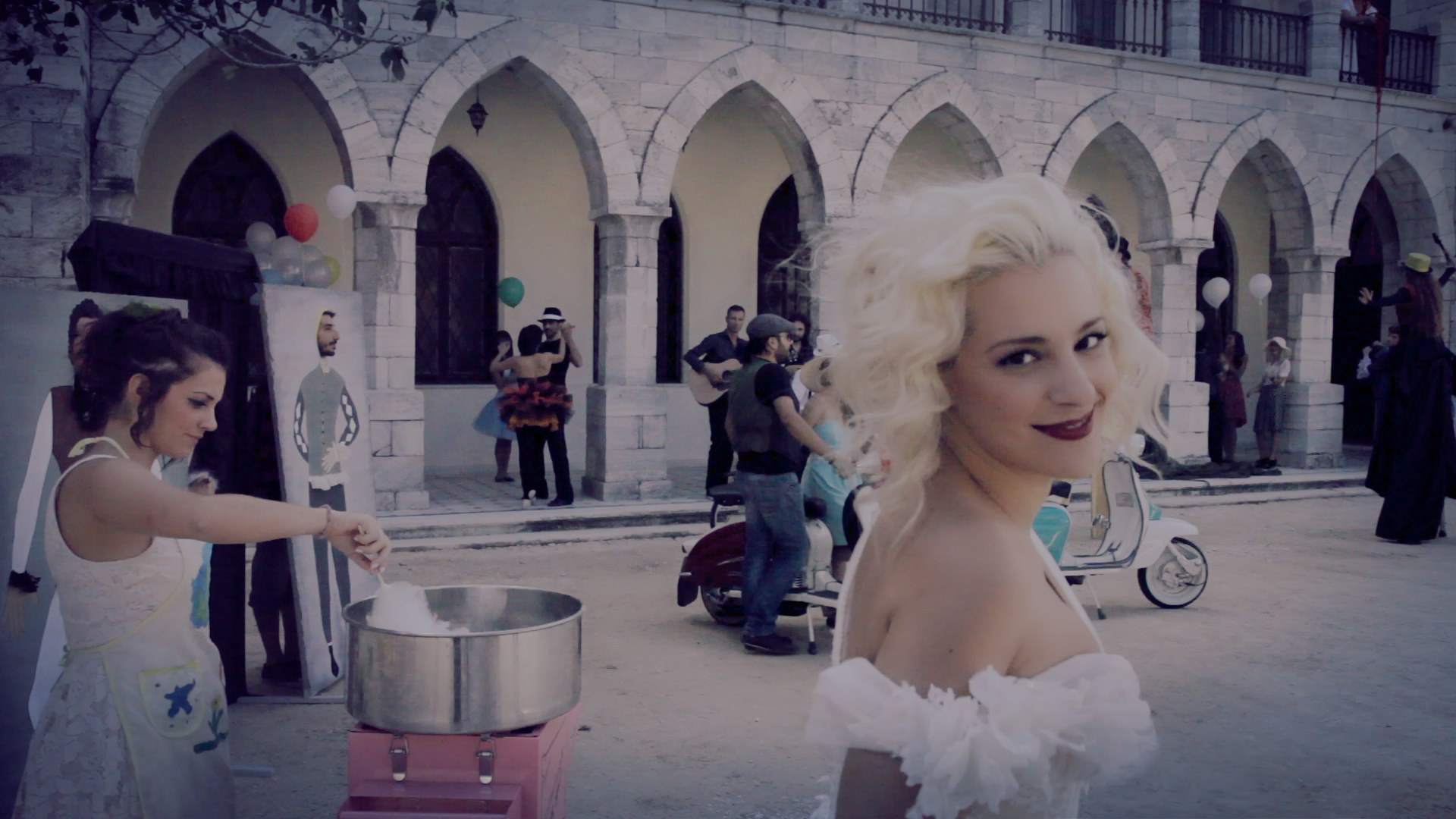 Η Νατάσσα Μποφίλιου στην Κόρινθο