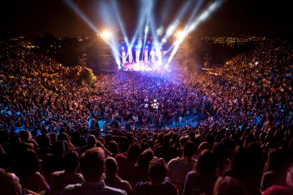 Sold out οι δύο συναυλίες του Γιάννη Χαρούλη στον Λυκαβηττό
