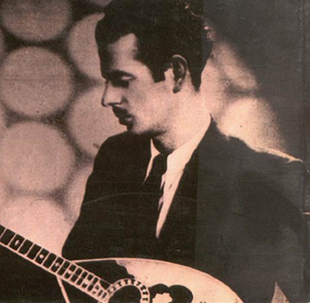 Αφιέρωμα στο Βασίλη Τσιτσάνη από τον Δ. Μητσοτάκη και τους ”Ρε Καντίνι” @ καφενείο ”Στου Στράτου”