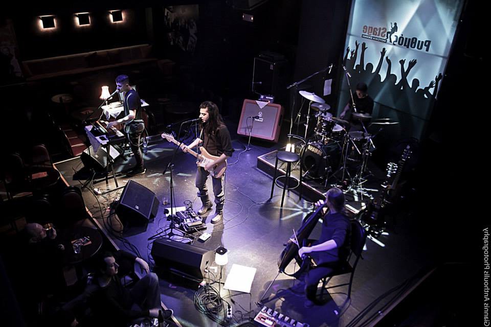 Greeklish Babylon: ”…μια μπάντα που πλάθει όνειρα ξανά…”