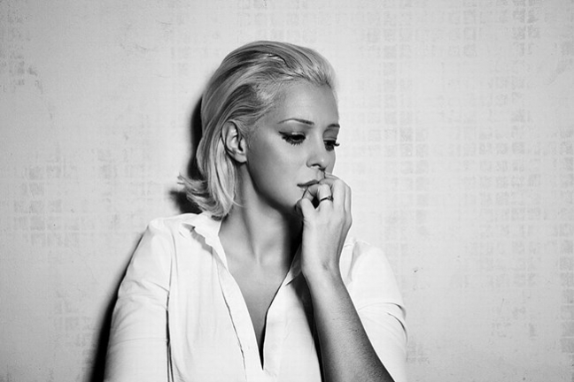 Νατάσσα Μποφίλιου «Επικίνδυνη ηλικία» στη Μικρή Επίδαυρο