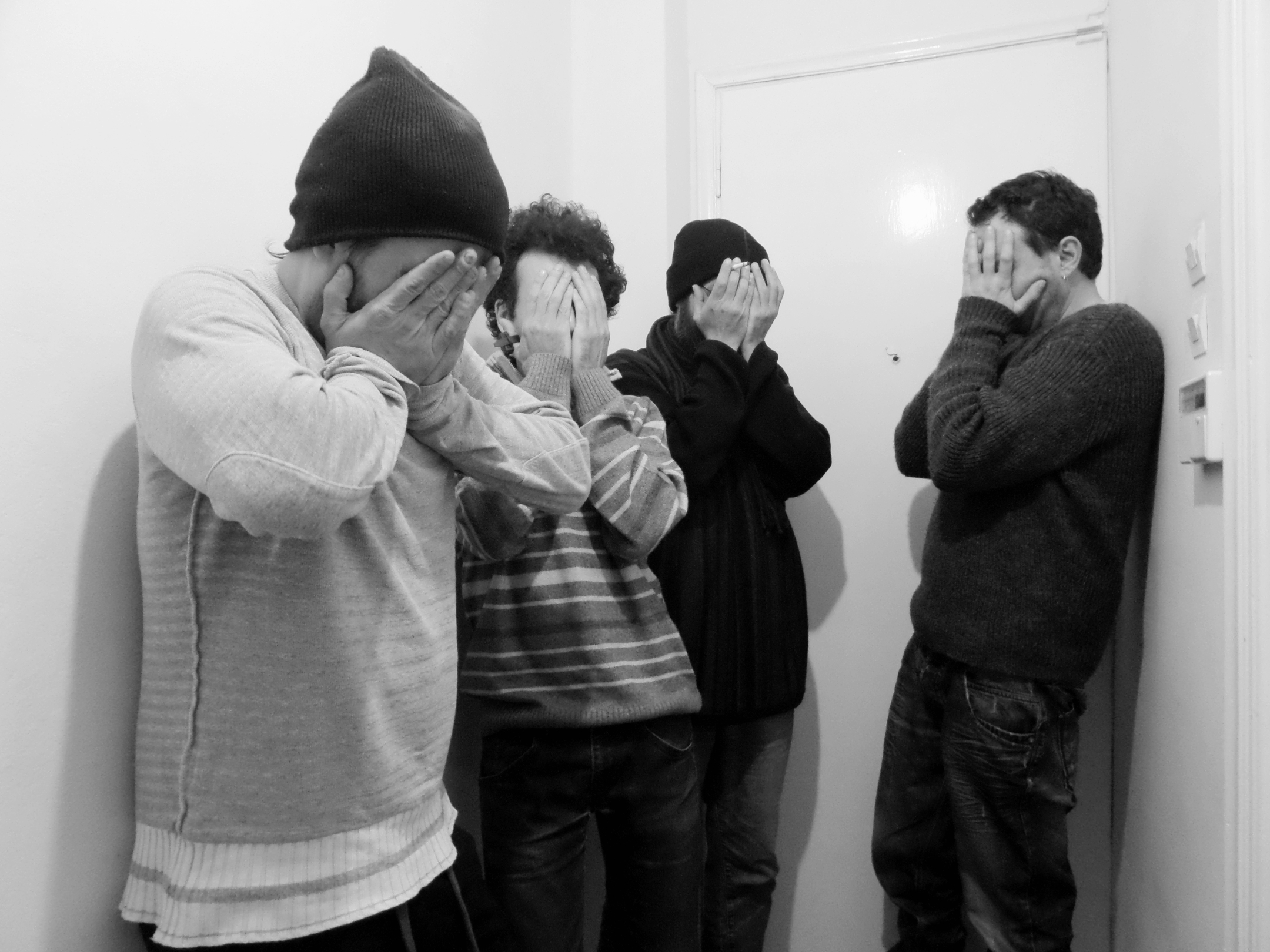 Τα Υπόγεια Ρεύματα γιορτάζουν… και βάζουν ΑΓΓΕΛΙΑ…