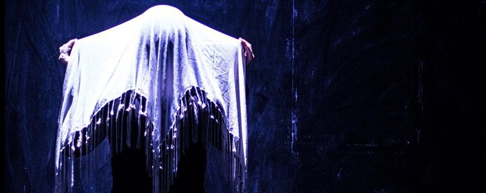 Ποιός φοβάται το σκοτάδι; στο θέατρο “Φούρνος”