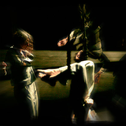 BETELGEZ / ΚΙ ΟΜΩΣ ΚΙΝΕΙΤΑΙ | Θέατρο “Αλκμήνη”