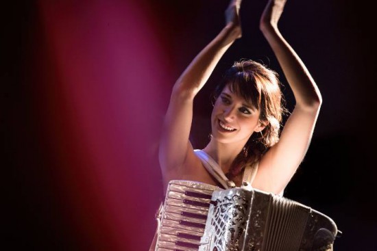 Η Μιρέλα Πάχου στο Σταυρό Του Νότου club