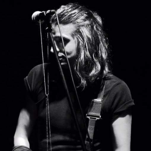 “Ασημένια κλωστή” απο τον Παύλο Συνοδινό | Νέα κυκλοφορία