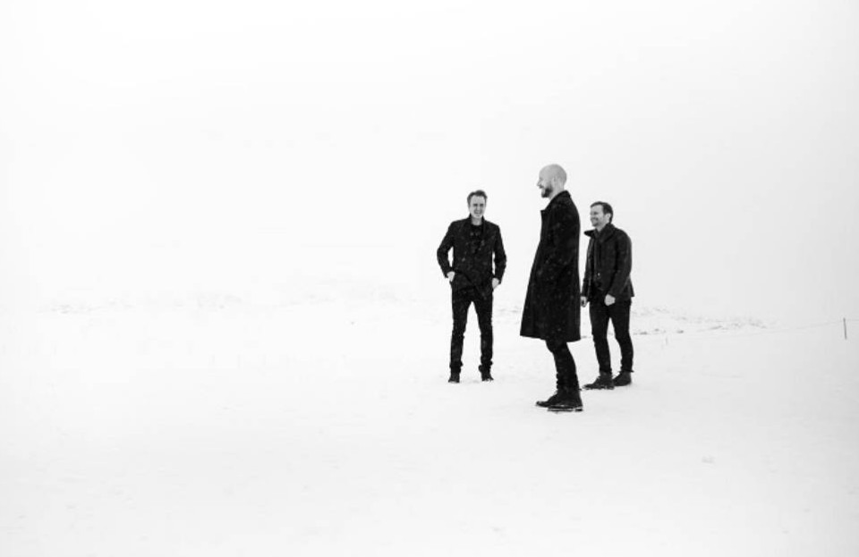 HALF-LIGHT | ΝΕΟ ΤΡΑΓΟΥΔΙ ΑΠΟ ΤΟΥΣ MADRUGADA