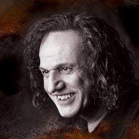 “Μπλέξαμε” | Η νέα δισκογραφική δουλειά του Βασίλη Παπακωνσταντίνου