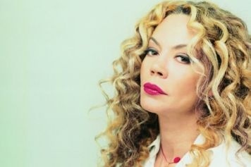 Η αγαπημένη & ξεχωριστή Ελένη Δήμου