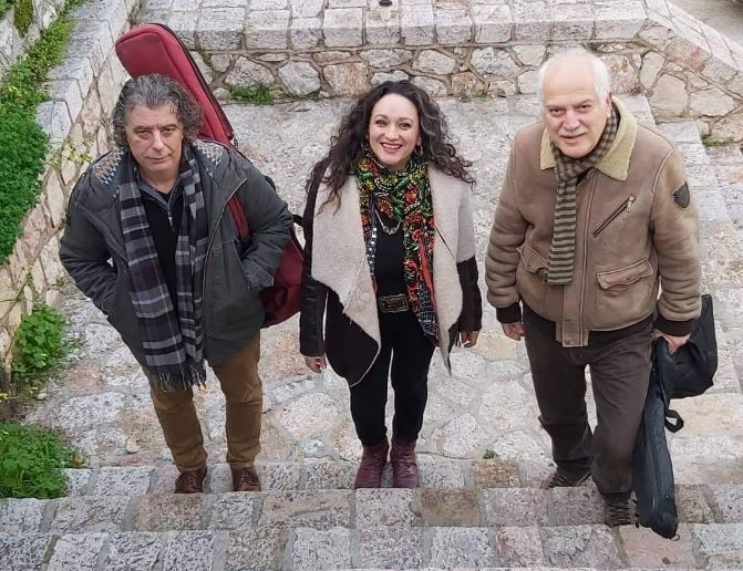 Ζωή Βεργάκη, Μιχάλης Νικόπουλος και Δημήτρης Κουκουλιτάκης στο Ολόγραμμα