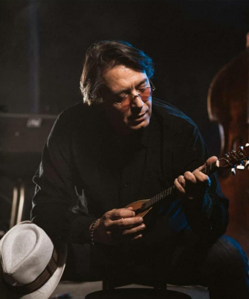 “Aν μας σπάσουν το μπουζούκι” | Ο Γιάννης Κότσιρας στον Σταυρού Του Νότου