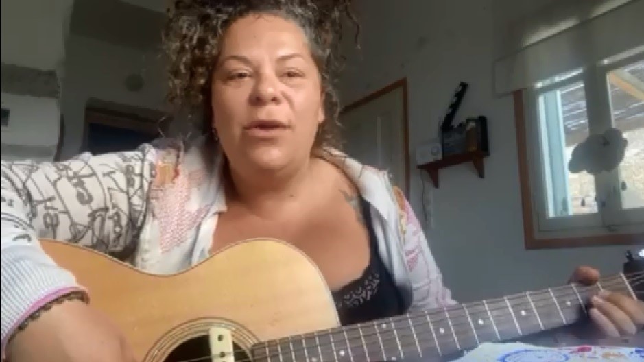 Καραντιν Ματούλα live απο Αμοργό