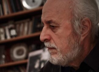 Νότης Μαυρουδής : “Επαγγελματίες λασπολόγοι”