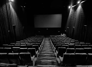 “…Είμαι ένας ιδιοκτήτης θεάτρου στην Πάτρα που η κυβέρνηση με κατέστρεψε οικονομικά με τις επιλογές της…