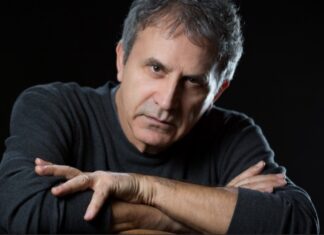 Γιώργος Νταλάρας : “Απαράδεκτες εικόνες που θυμίζουν μαύρες εποχές”