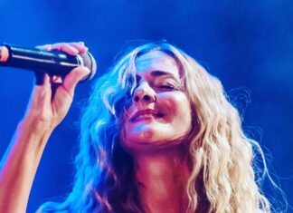 Νατάσσα Μποφίλιου : Υποσχέσου να μην σταματήσεις ποτέ να αλλάξει αυτή τη σάπια κοινωνία”