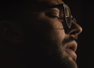 Συνέντευξη : Ο Δημήτρης Μπάκουλης μιλάει στις www.mousikesebeeries.gr