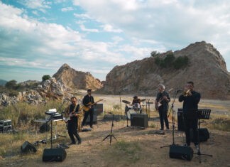 Monsieur Minimal Easteria Live Band στα Τουρκοβούνια αποκλειστικά απο το Erflix!