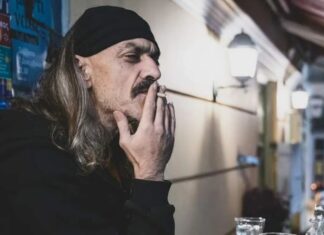 Δημήτρης Αποστολάκης : “θα παίζω κάθε Κυριακή μεσημέρι στο Φιλοπάππου και για τους ανεμβολίαστους”