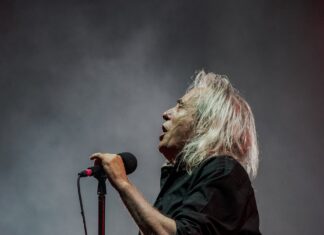 ΝΕΑ ΗΜΕΡΟΜΗΝΙΑ – ΝΕΟΣ ΧΩΡΟΣ | Ο ΓΙΑΝΝΗΣ ΑΓΓΕΛΑΚΑΣ & ΟΙ 100° ΣΤΟ ΘΕΑΤΡΟ ΒΡΑΧΩΝ “ΜΕΛΙΝΑ ΜΕΡΚΟΥΡΗ” | ΤΕΤΑΡΤΗ 28 ΣΕΠΤΕΜΒΡΙΟΥ