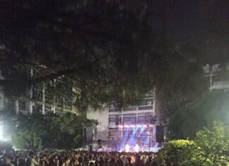 Δακρυγόνα, ένταση και διακοπή της συναυλίας του Θανάση Παπακωνσταντίνου στο ΑΠΘ (video)