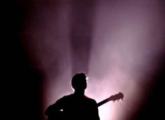 Ο ΣΩΚΡΑΤΗΣ ΜΑΛΑΜΑΣ ΣΤΟ ΚΑΤΡΑΚΕΙΟ ΘΕΑΤΡΟ ΝΙΚΑΙΑΣ | ΤΕΛΕΥΤΑΙΑ ΚΑΛΟΚΑΙΡΙΝΗ ΣΥΝΑΥΛΙΑ