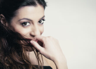 Η Φρόσω Στυλιανού στη μουσική σκηνή Caja de Musica