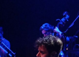 Ο Ηλίας Βαμβακούσης ζωντανά στο TIKI BAR ATHENS