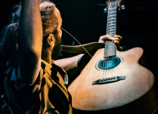 Ο Λεωνίδας Μπαλάφας LIVE στον Σταυρό του Νότου Club