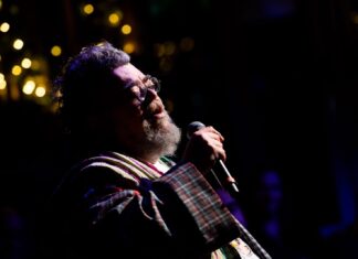 Ο Σταμάτης Κραουνάκης στο Ωδείο Ηρώδου Αττικού