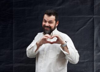 Ο #GRAMMENTINOS aka ΣΠΥΡΟΣ ΓΡΑΜΜΕΝΟΣ ΣΤΟΝ ΣΤΑΥΡΟ ΤΟΥ ΝΟΤΟΥ