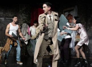 ΠΡΕΜΙΕΡΑ “HAPPY ΝΤΕΘ DAY” ΜΕ 2 SOLD OUT ΠΑΡΑΣΤΑΣΕΙΣ ΣΤΟ ΑΠΟ ΜΗΧΑΝΗΣ ΘΕΑΤΡΟ | (Φωτορεπορτάζ)”