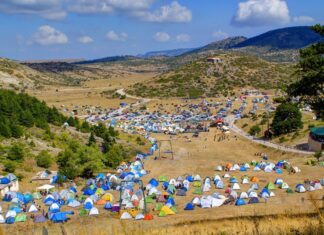 Δέκα καλοκαιρινά φεστιβάλ για να πάρεις τα βουνά, τις λίμνες και…τα ποτάμια | Καλοκαίρι 2024