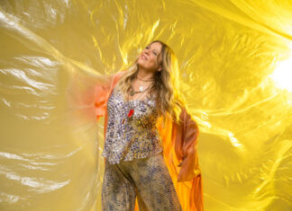 Η ΕΛΕΝΗ ΤΣΑΛΙΓΟΠΟΥΛΟΥ ΣΤΟ ΘΕΑΤΡΟ ΚΩΛΟΝΟΥ | ΚΑΛΟΚΑΙΡΙ 2024