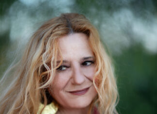 Η Ευανθία Ρεμπούτσικα χτίζει μουσικές γέφυρες στο Ηρώδειο