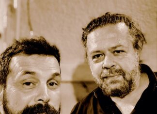 Ο Δημήτρης Μητσοτάκης και ο Σπύρος Γραμμένος στο Σταυρό του Νότου club