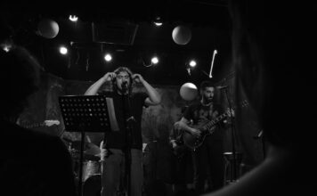 Συνέντευξη & Live | Θανάσης Πεθεριώτης : “Είμαστε οι επιρροές μας, είμαστε αυτό που διαβάζουμε και ακούμε.”