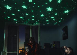 “Παιδιά Του Φεγγαριού” | Ο νέος δίσκου του VLOSPA με ΛΕΞ, ΣΑΤΤΙ, BLOODY HAWK & GUS G