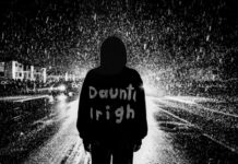 MASSIVE ATTACK & TON WAITS ΕΠΙΣΤΡΕΦΟΥΝ ΜΕ ΤΟ “BOOTS ON THE GROUND”