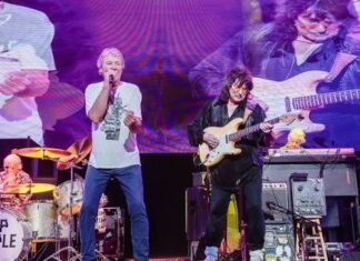 Oι Deep Purple έπαιξαν ξανά όλοι μαζί το “Smoke on the water” (vid)